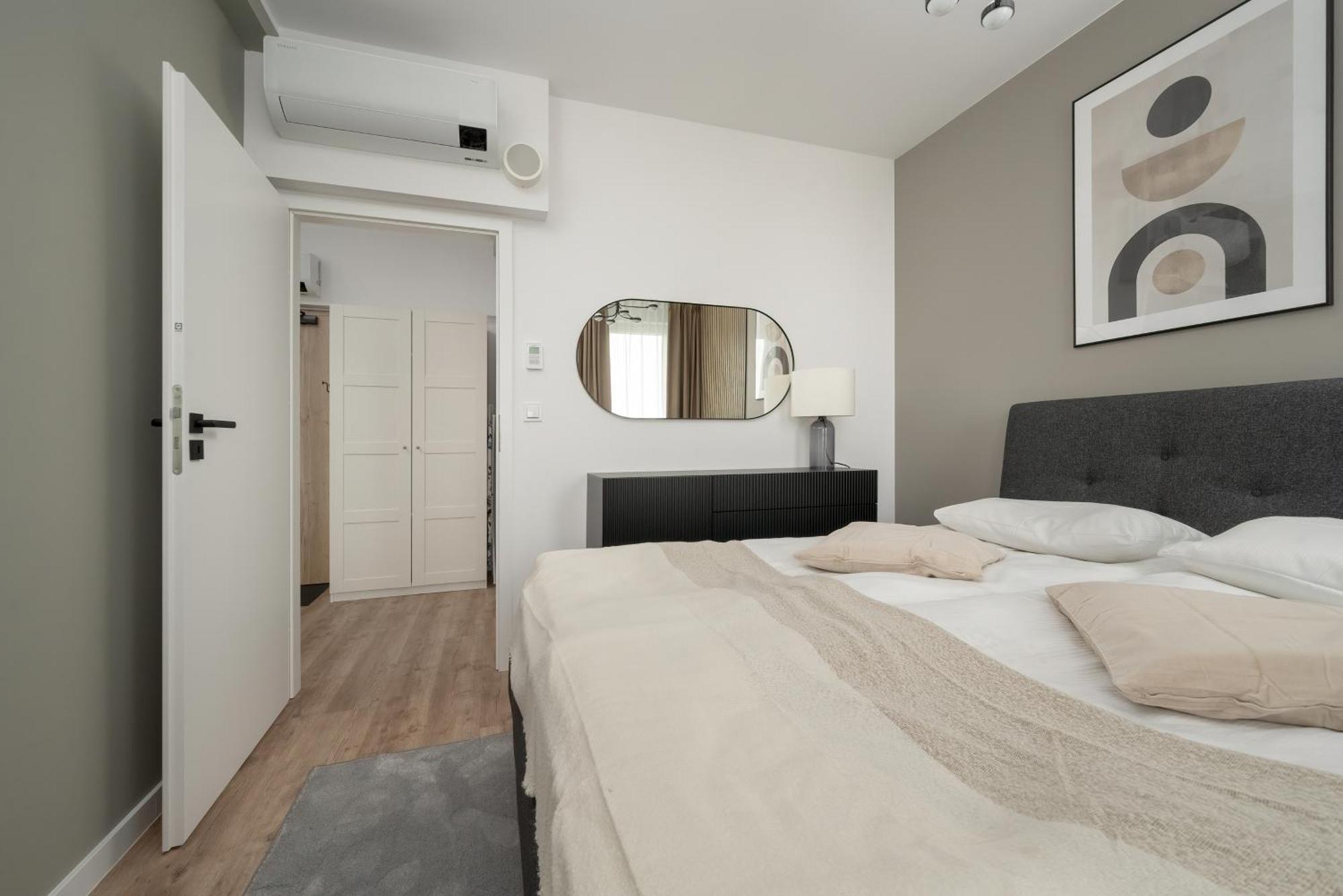 Apartamenty Zwycieska Z Klimatyzacja, Free Garage Wroclaw By Noclegi Renters 외부 사진