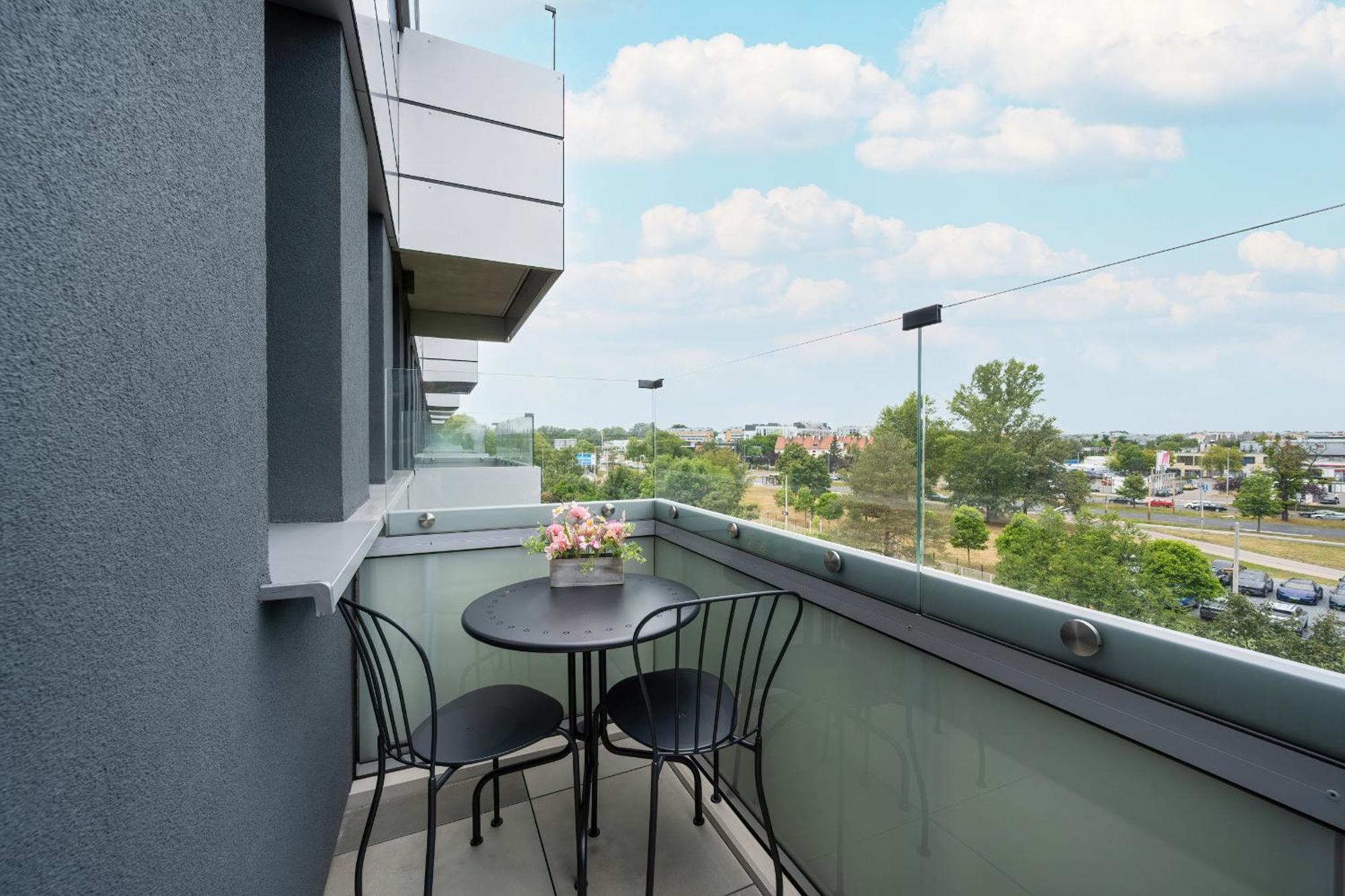 Apartamenty Zwycieska Z Klimatyzacja, Free Garage Wroclaw By Noclegi Renters 외부 사진